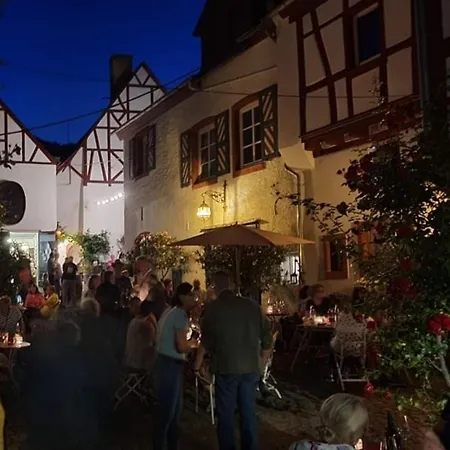 An Der Mosel, Julia