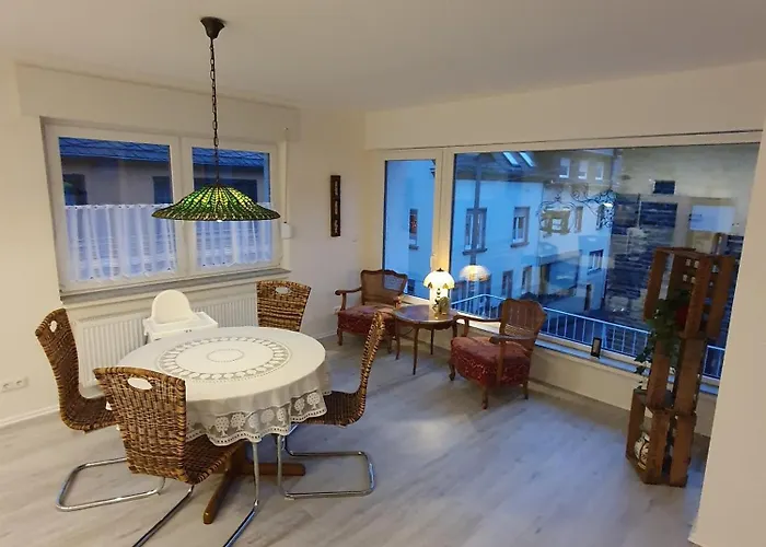 An Der Mosel, Julia *